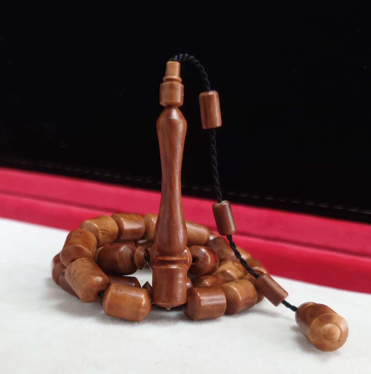 KAHVERENGİ KUKA KAPSÜL MODEL TESBİH